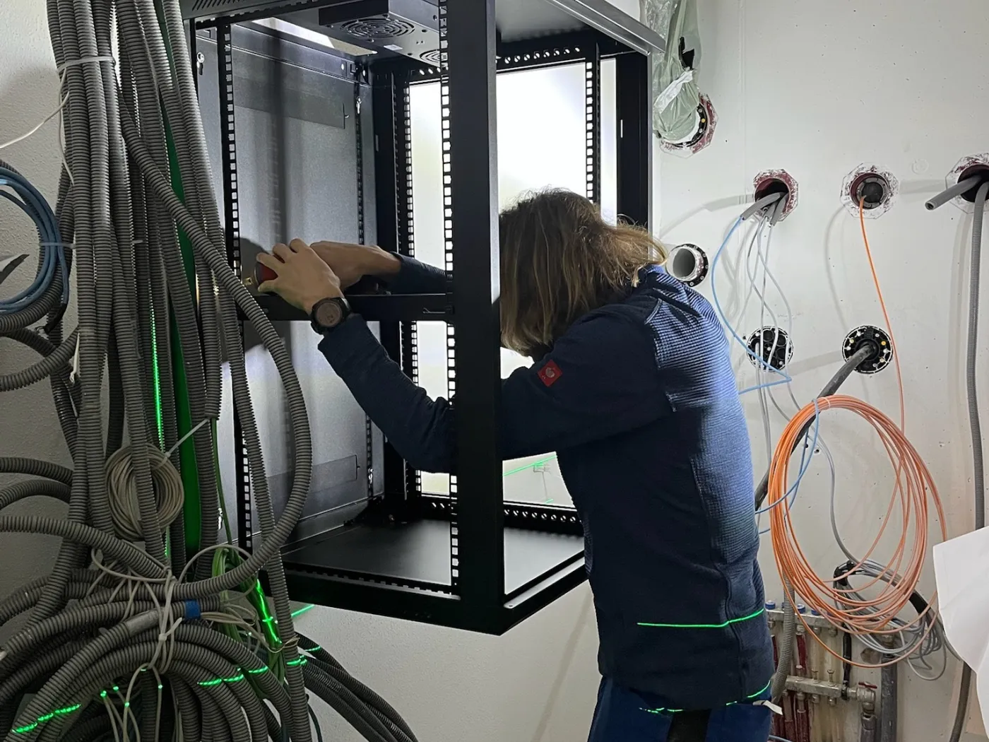 Montage Netzwerkschrank