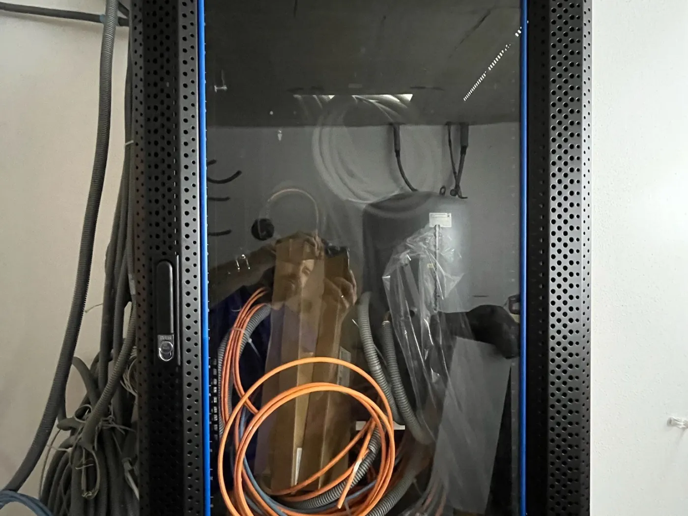 Netzwerkschrank leer