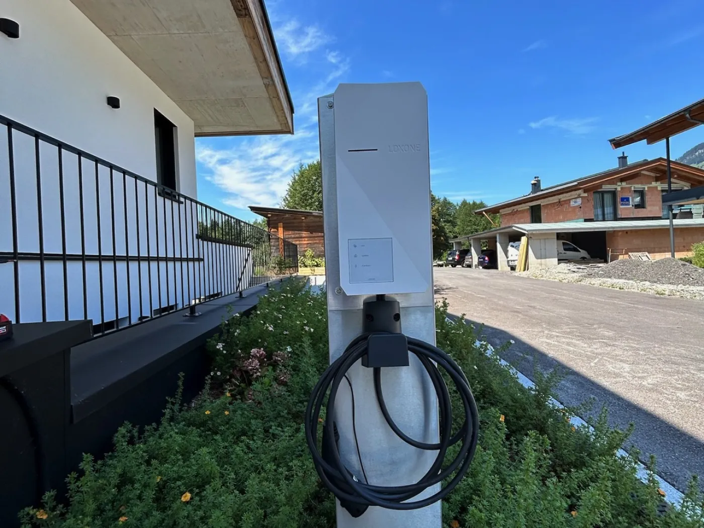 Loxone Wallbox im Freien