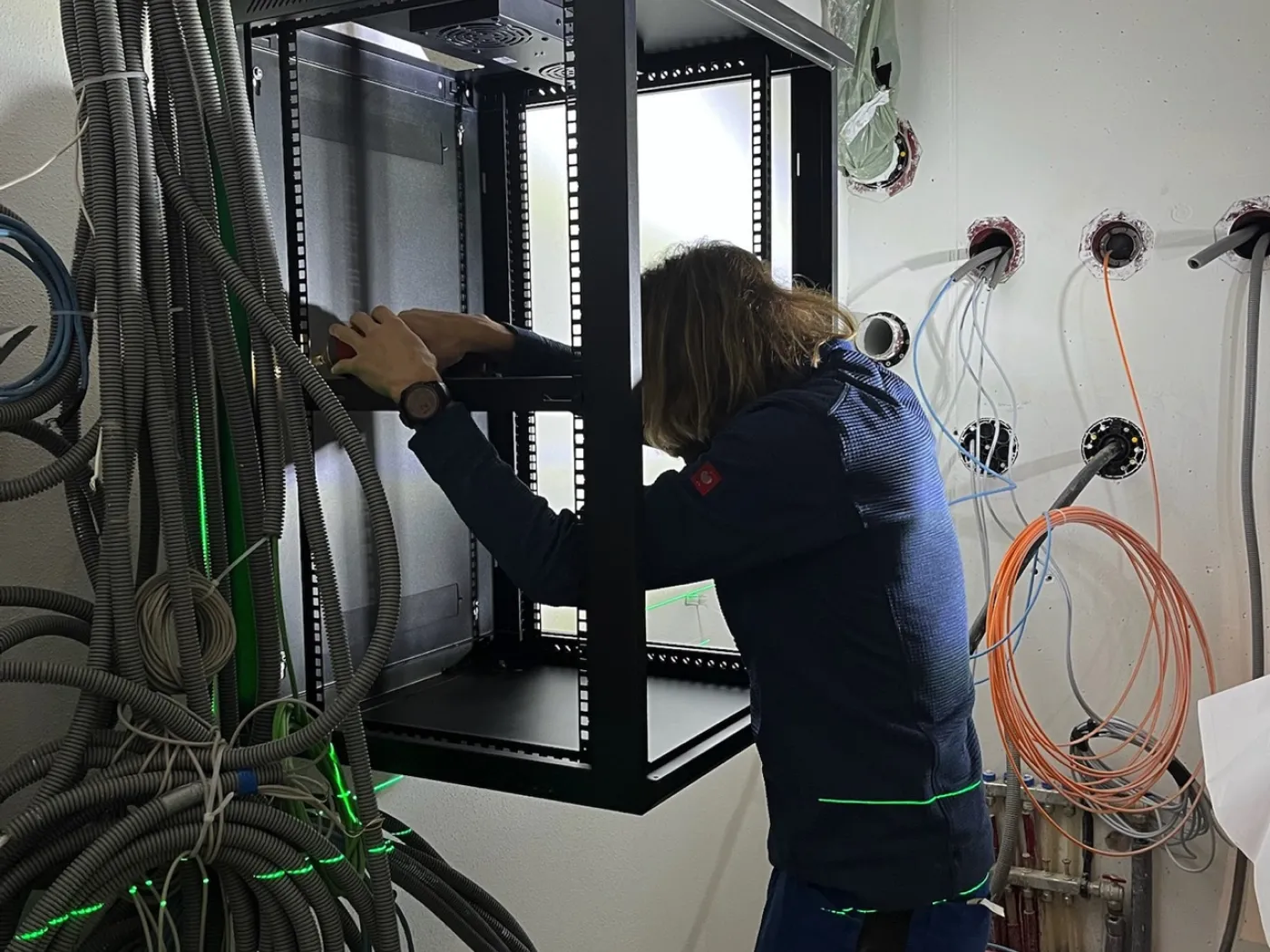 Montage Netzwerkschrank